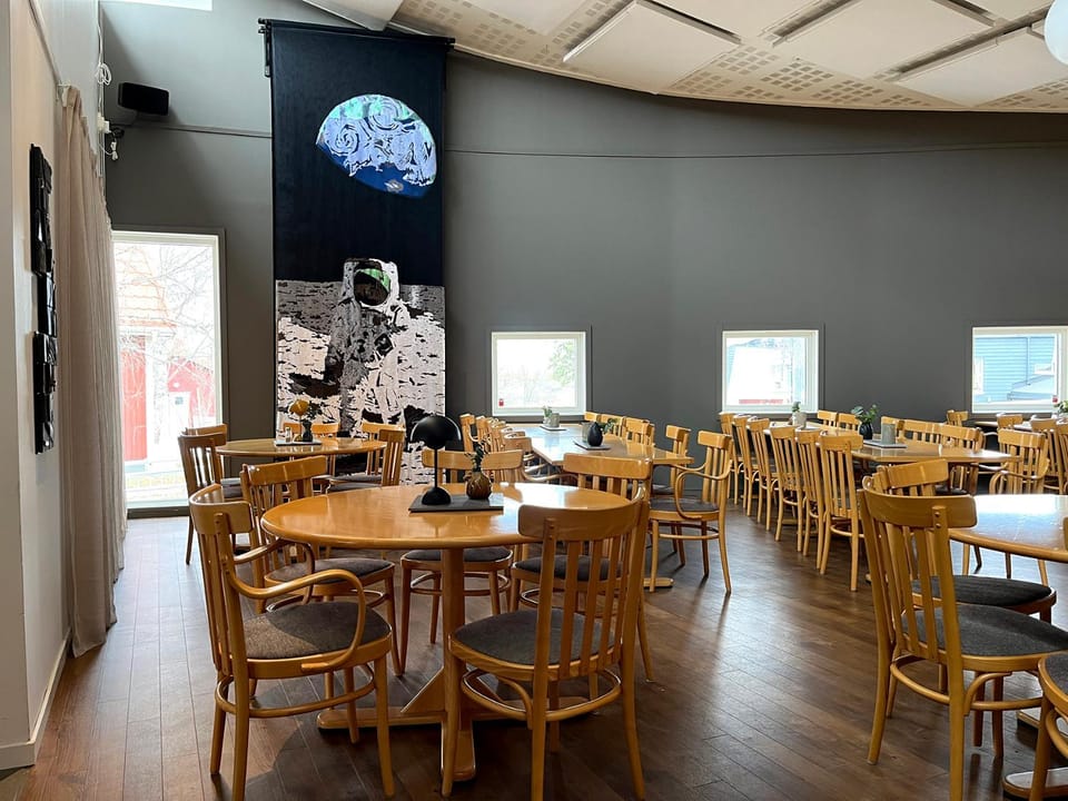 Restaurant/places to eat, Restaurant/places to eat