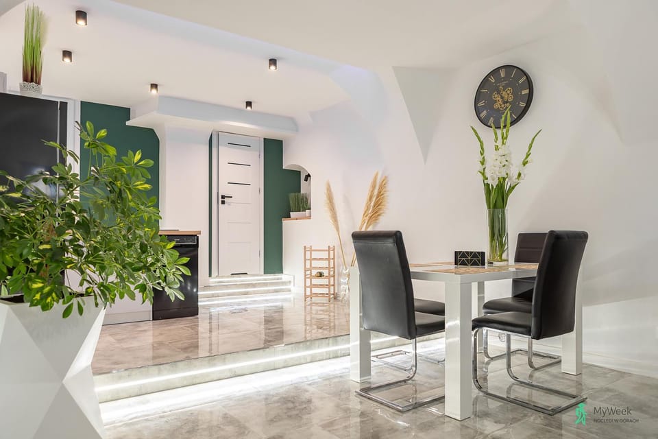 Apartament Pod Ratuszem II Apartment in Lower Silesian Voivodeship