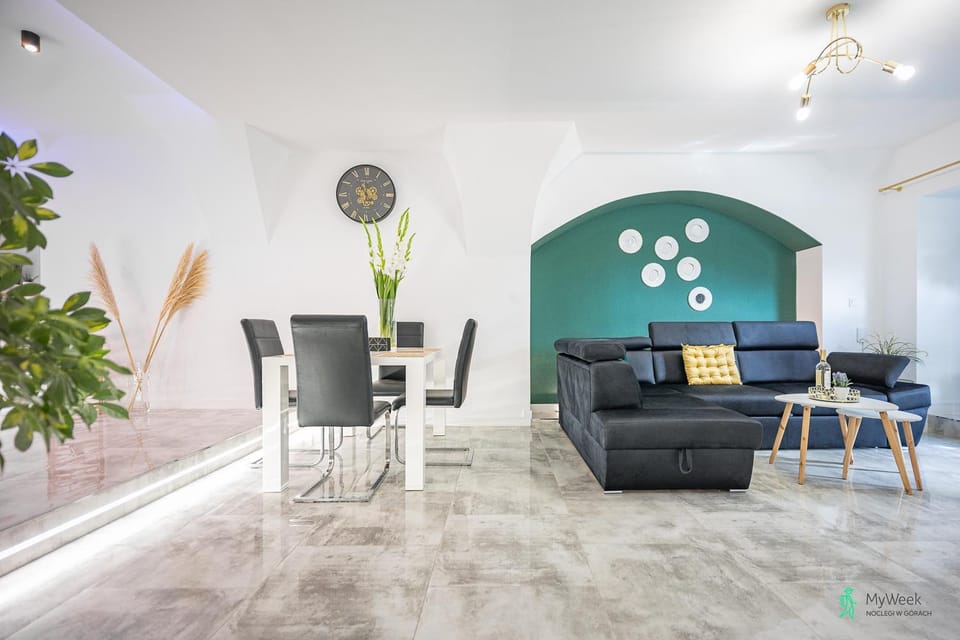 Apartament Pod Ratuszem II Apartment in Lower Silesian Voivodeship