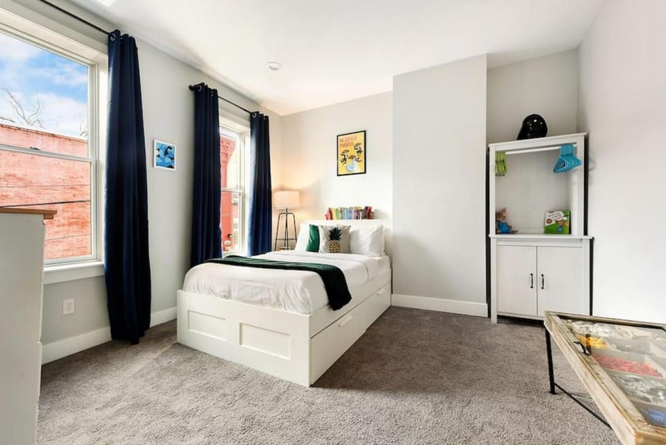 HostWise Stays - The Alpine - Family Friendly, Great Area, 3BR Home House in Pittsburgh