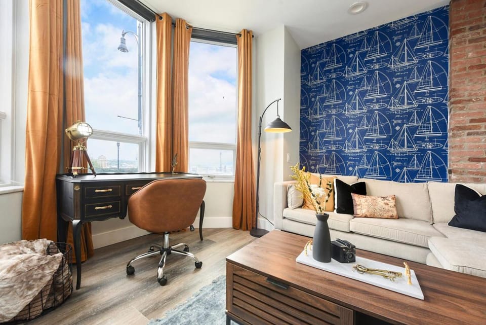 HostWise Stays - The Grandview - King Bed - Spectacular Views - Great Work Space Apartment in Pittsburgh