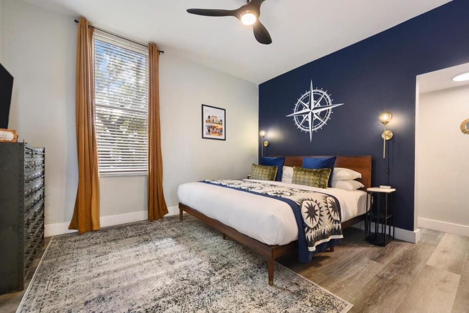 HostWise Stays - The Grandview - King Bed - Spectacular Views - Great Work Space Apartment in Pittsburgh