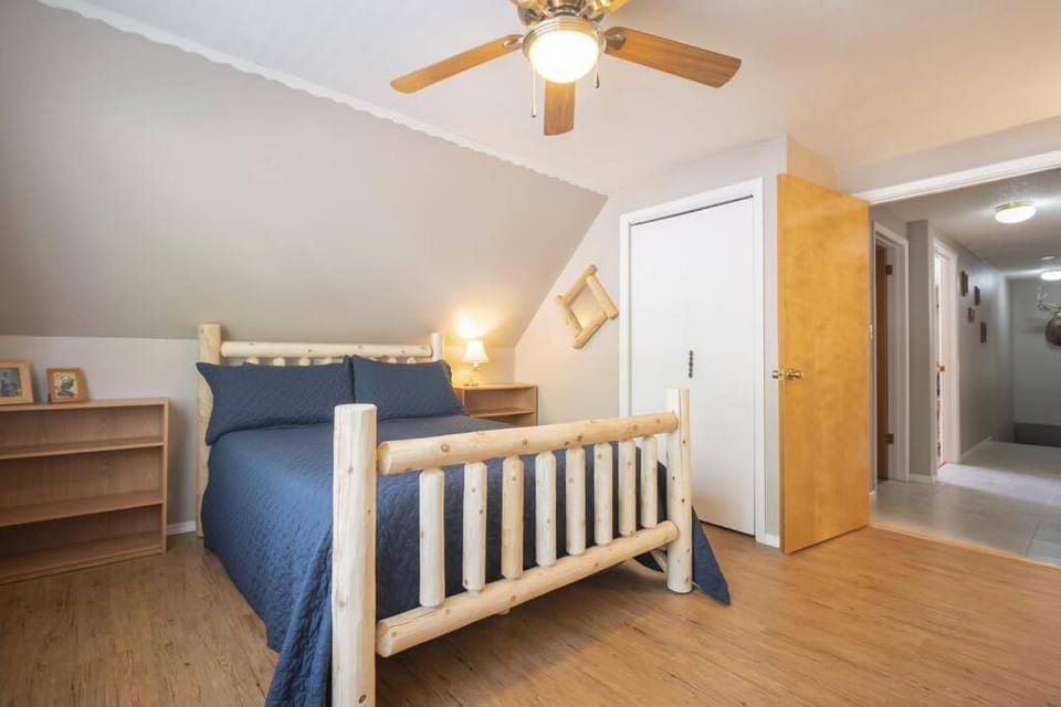The Spruce Loft Apartment at Blue Spruce RV Park & Cabins Cabin in La Plata County
