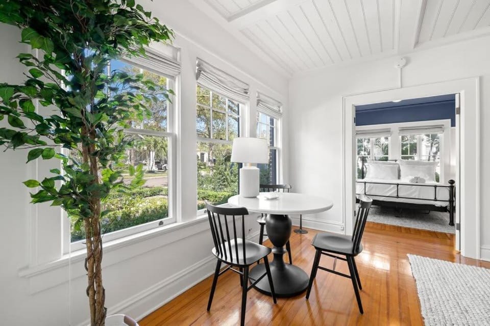 The Adaline #3 - Upscale Hyde Park Apt, First Floor Apartment in Tampa