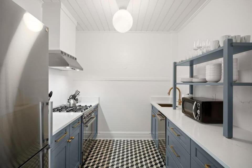The Adaline #3 - Upscale Hyde Park Apt, First Floor Apartment in Tampa