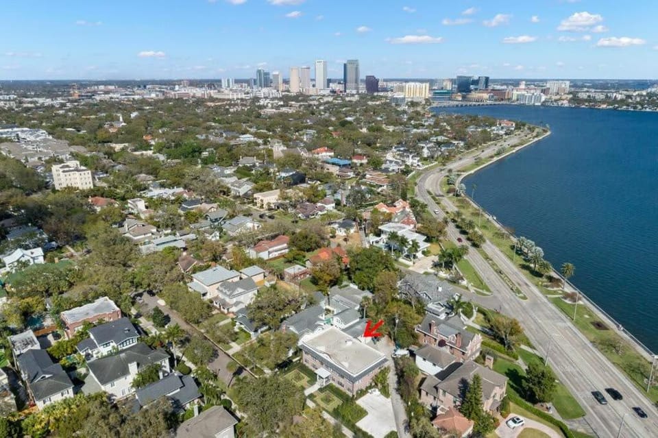 The Adaline Room #5 - Upscale Hyde Park Apartment, 1st Floor, Steps to Bayshore Apartment in Tampa