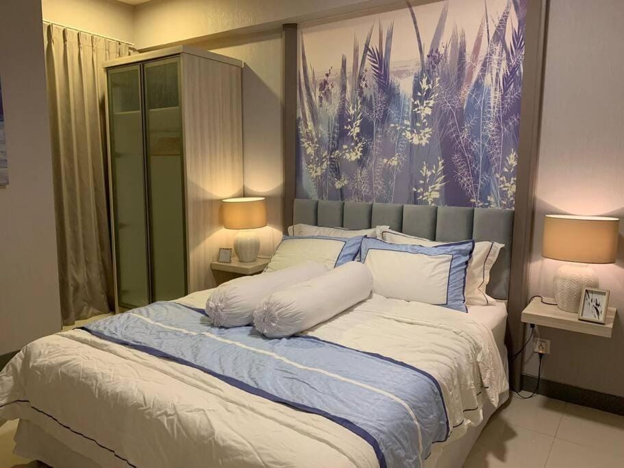 Bed, Photo of the whole room, Bedroom, wardrobe