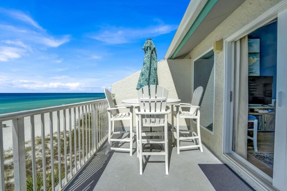 Day, Natural landscape, Balcony/Terrace, Sea view