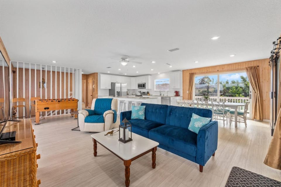 Kitchen or kitchenette, Living room, Dining area, minibar