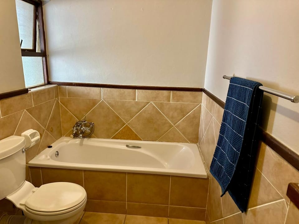 Luxurious Condo in Fourways - A Hotel Experience with a Personal Touch Apartment in Sandton