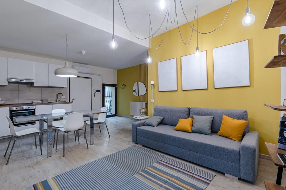 Kitchen or kitchenette, Seating area, Dining area