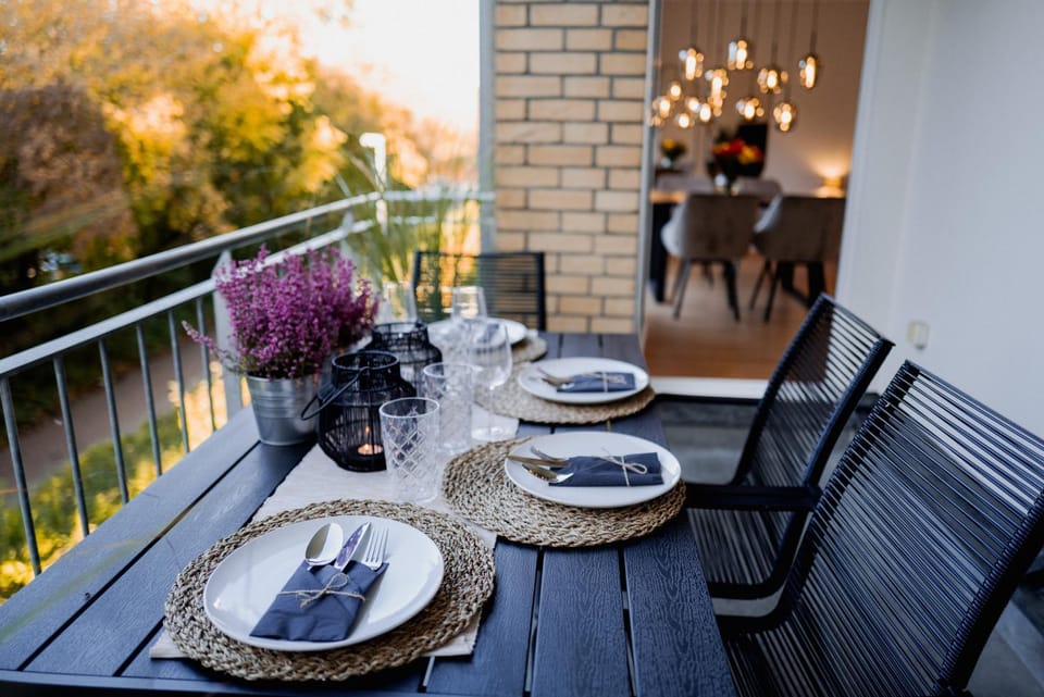 View (from property/room), Balcony/Terrace, Seating area, Dining area