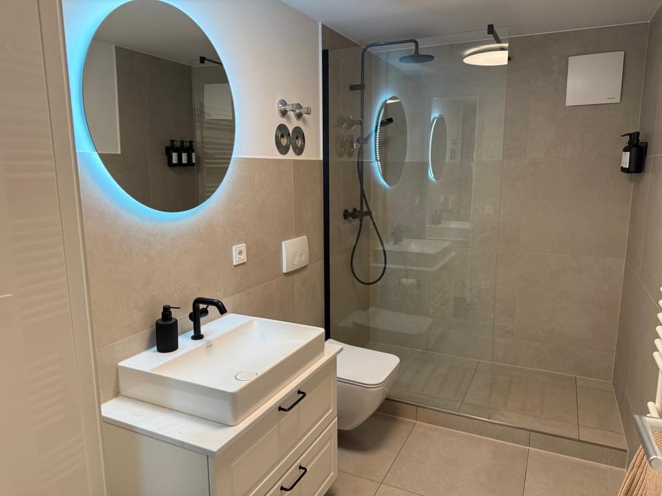Shower, Bathroom