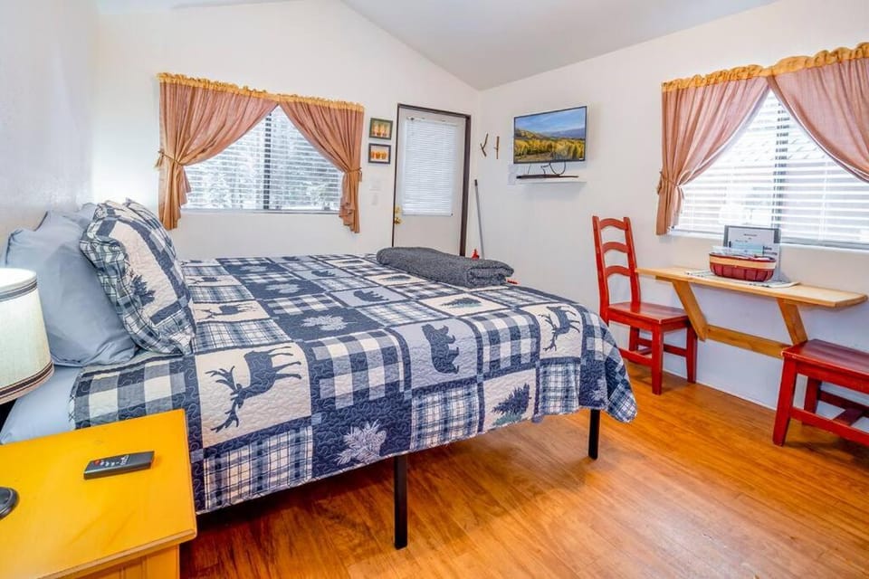 The Blue Fox Cabin #8 at Blue Spruce RV Park & Cabins Cabin in La Plata County