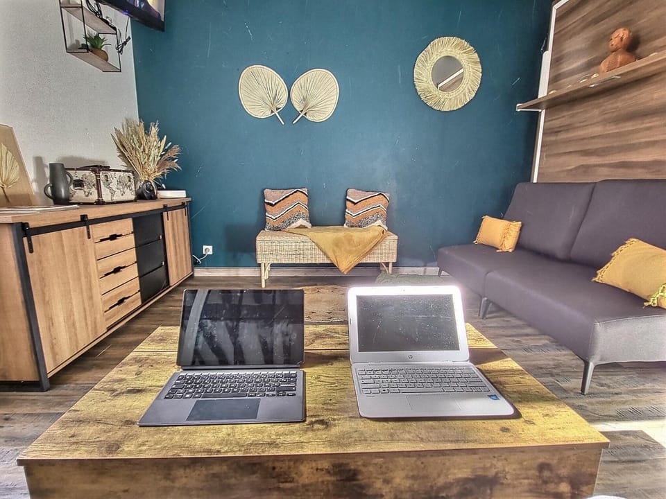 TV and multimedia, Seating area