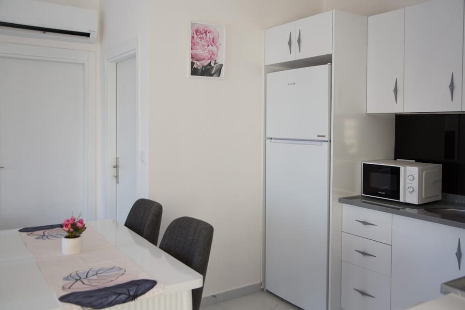 Dining area, minibar, pet friendly