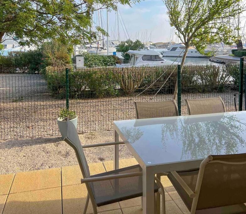 Face au bateaux, Neuf, 2 chambres , jardin Apartment in Canet-en-Roussillon