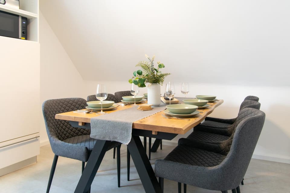 Living room, Seating area, Dining area, Food