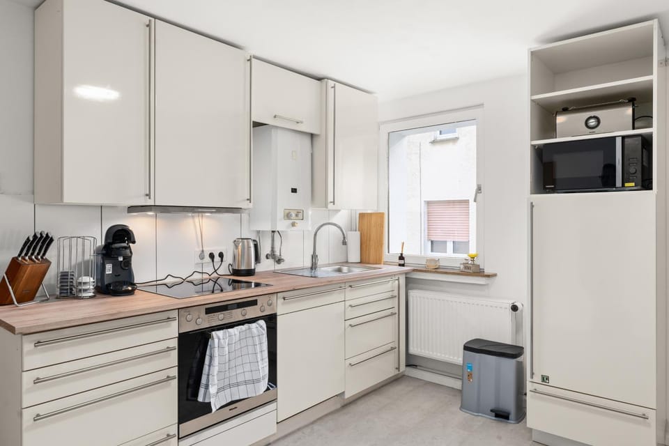 Kitchen or kitchenette, kitchen