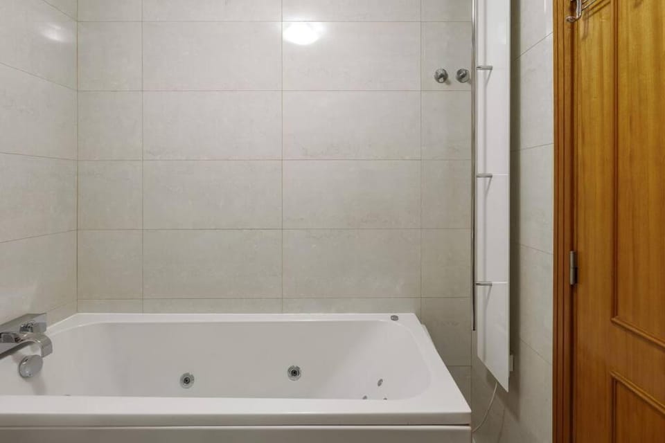 Bathroom, Bath