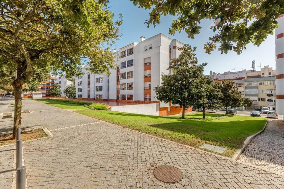 Neighbourhood, Street view