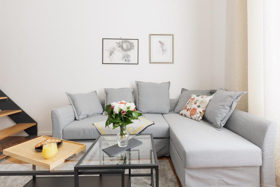 Living room, Seating area