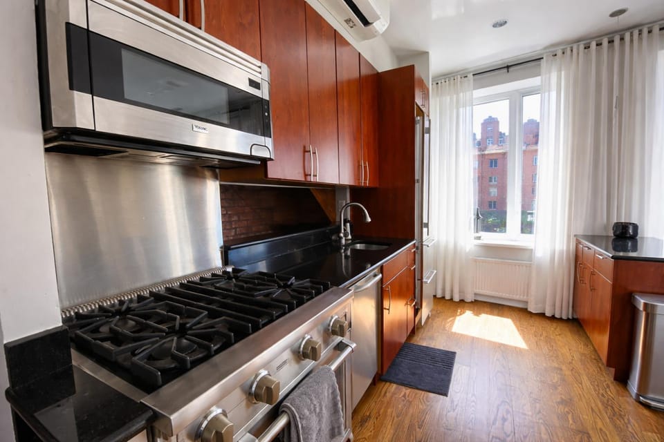 Gorgeous Three Bedroom West Village Townhouse Apartment in West Village