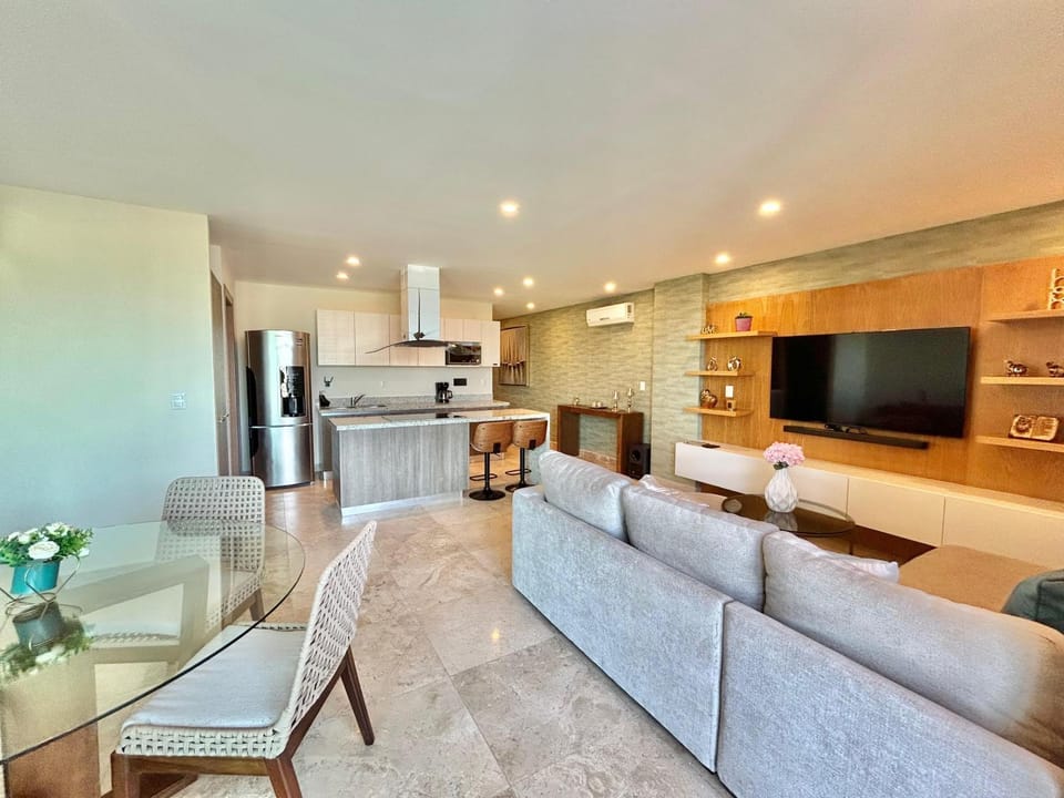 Communal lounge/ TV room, Kitchen or kitchenette, Dining area