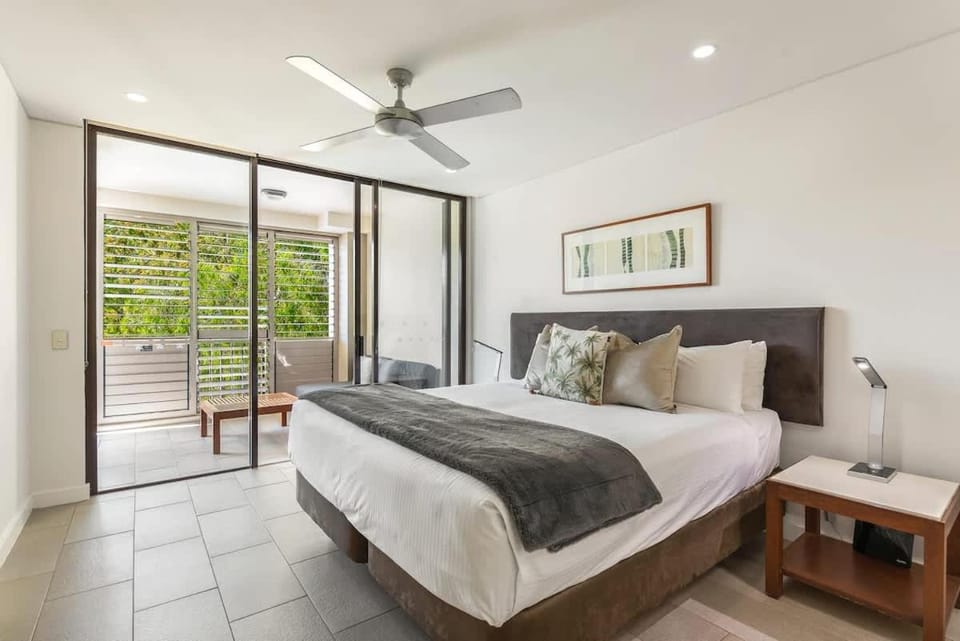 Paradise Bound - A Rooftop Resort Retreat House in Palm Cove