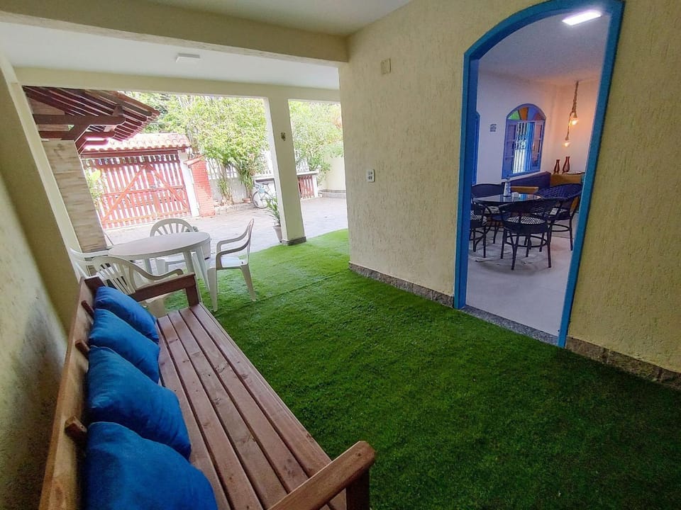 Seating area, Dining area, Garden view