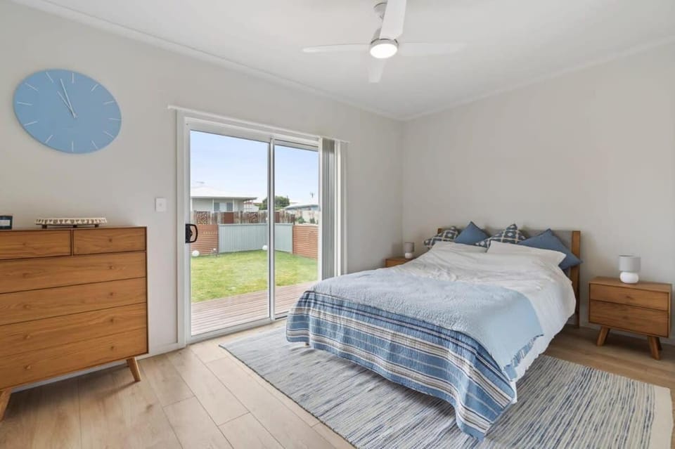 57 Padman Crs Middleton -No Linen Included House in Middleton