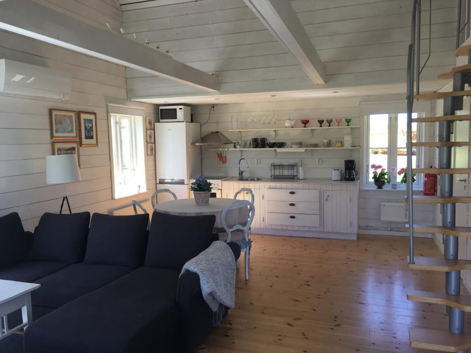 Kitchen or kitchenette, Living room, Dining area