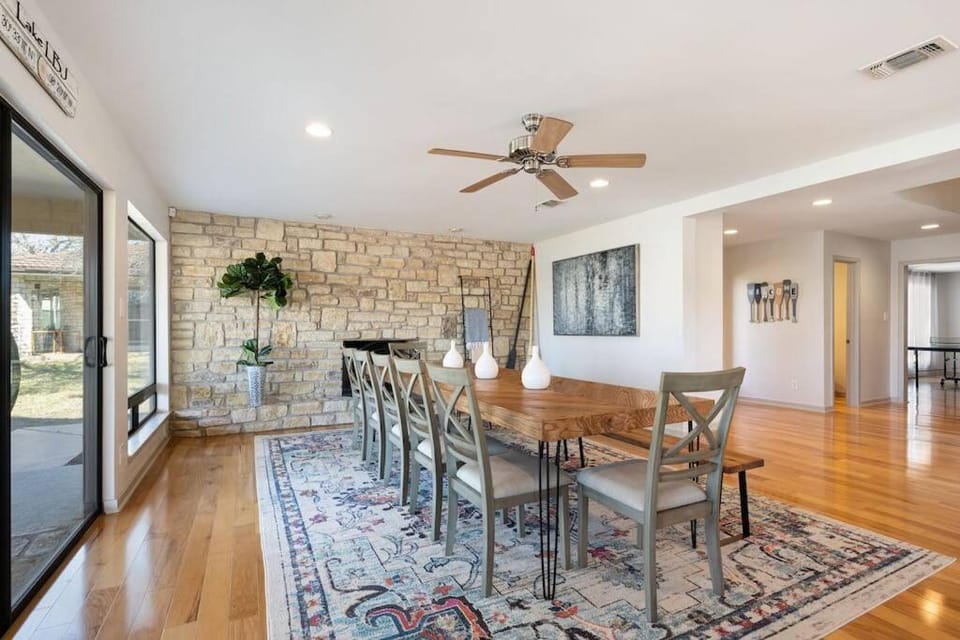Horseshoe Bay - Lakefront - Pool - Hot Tub - Lake LBJ House in Lake Lyndon B Johnson