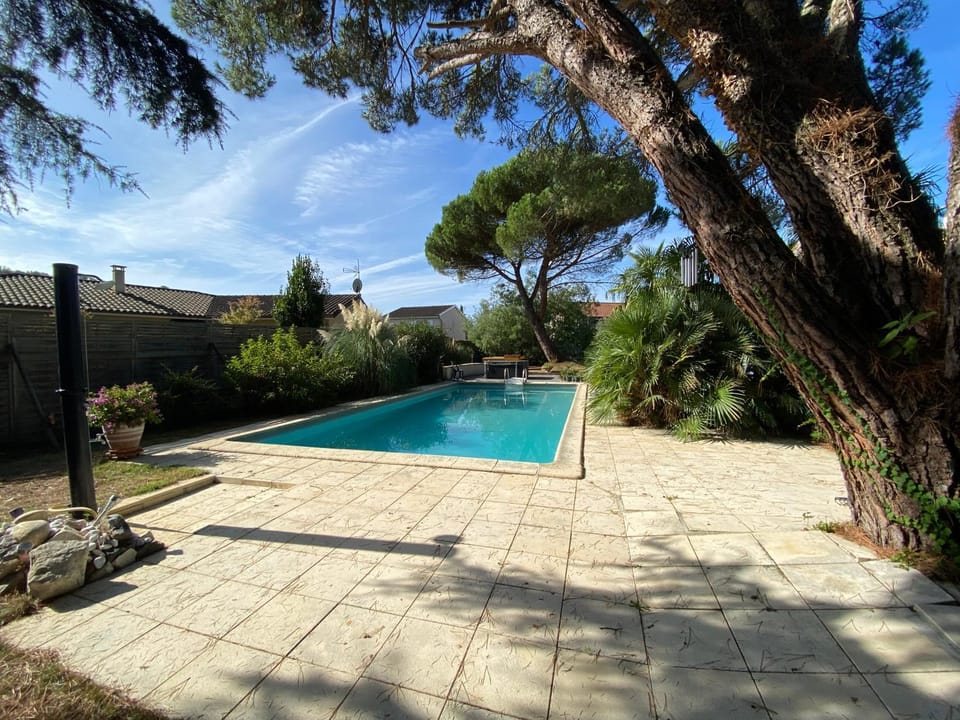 VILLA & JACCUZI-SAUNA-PISCINE-MASSAGES du "Nirvâna Vivant" Vacation rental in Occitanie