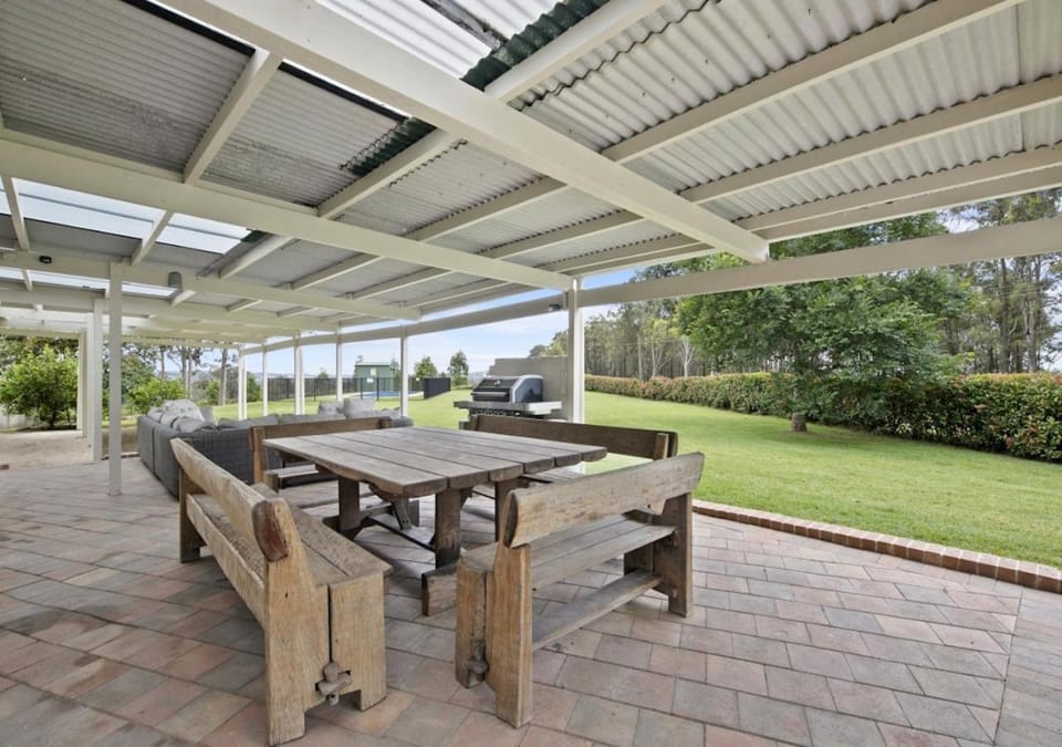 BBQ facilities, Dining area