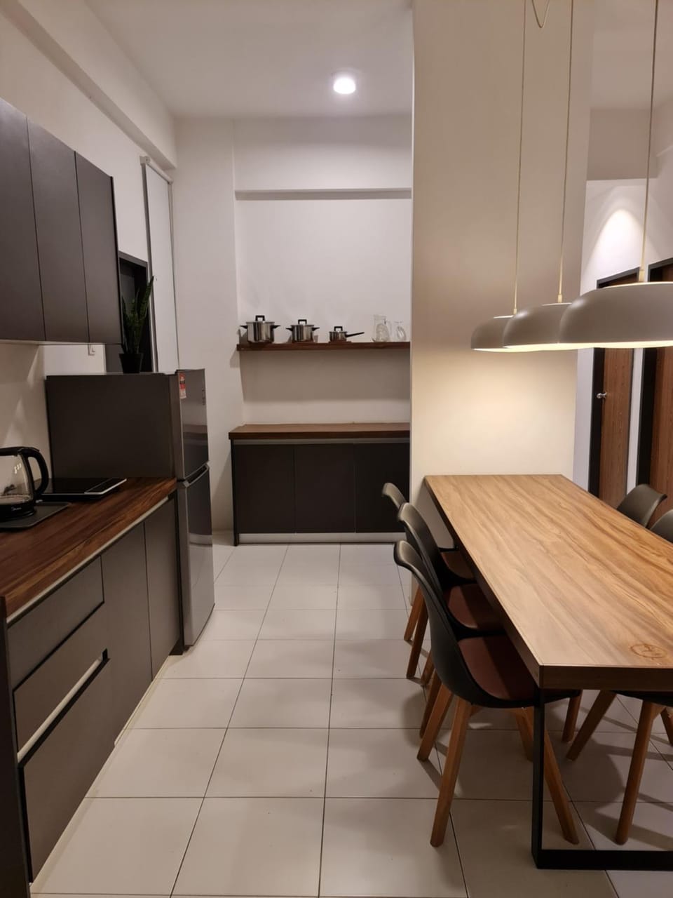 Kitchen or kitchenette, Dining area, minibar