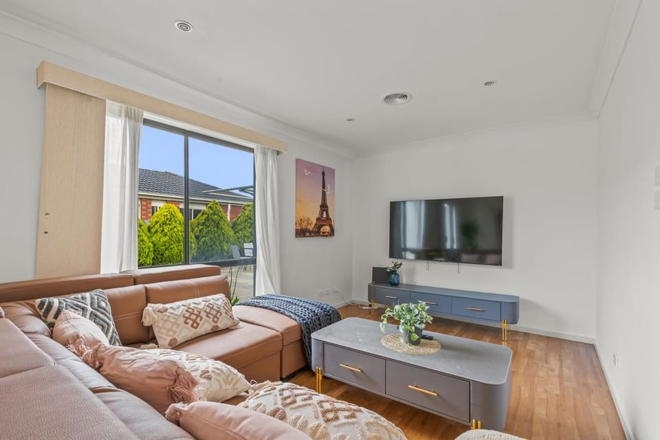 TV and multimedia, Living room, Seating area