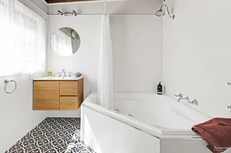 Bathroom, Bath