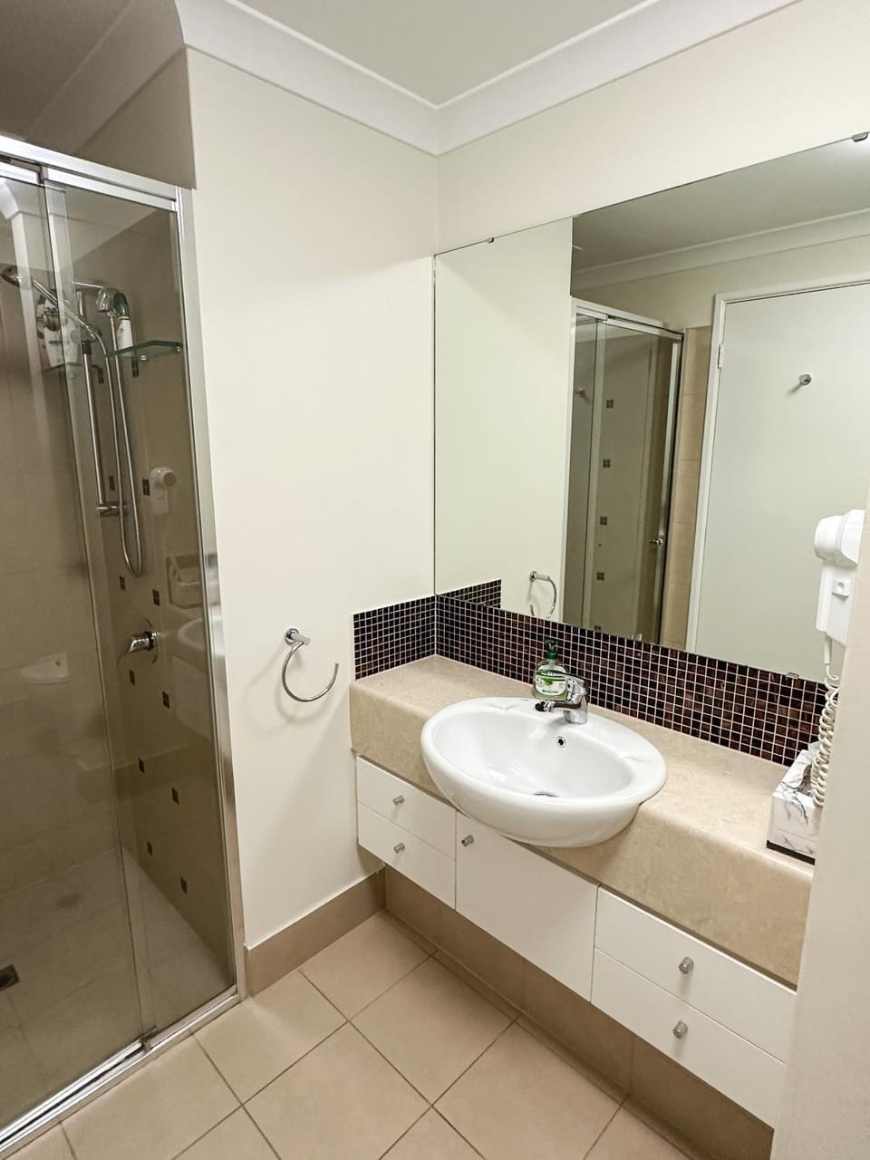 Shower, Bathroom, towels