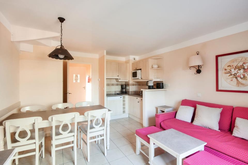 Bed, furniture, kitchen