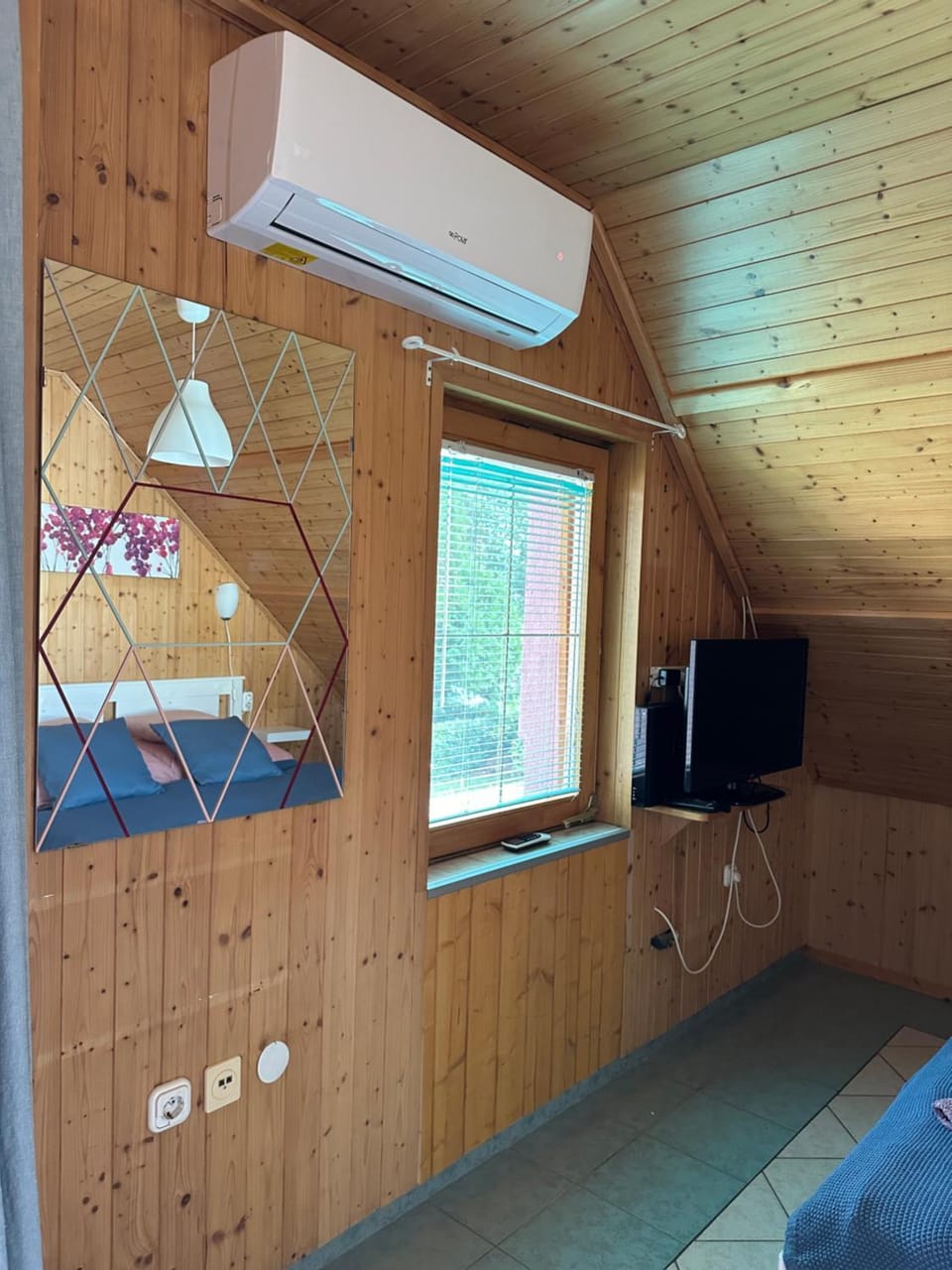 TV and multimedia, air conditioner