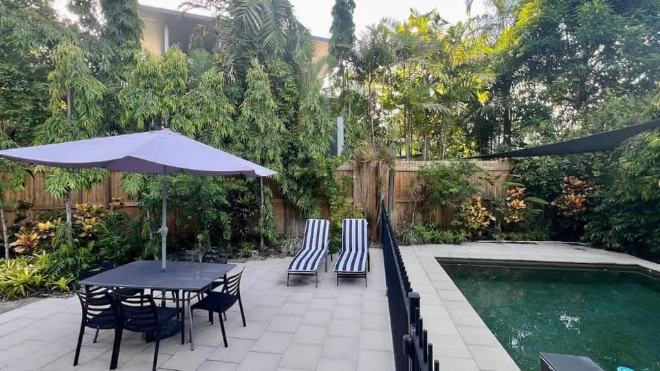 Patio, Garden, Garden view, Pool view, Swimming pool, sunbed