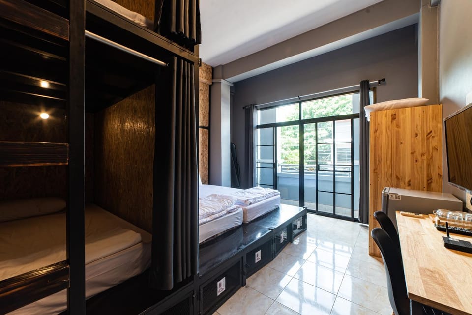 Bed, Photo of the whole room, Bedroom, bunk bed