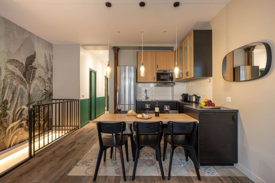 Living room, Dining area