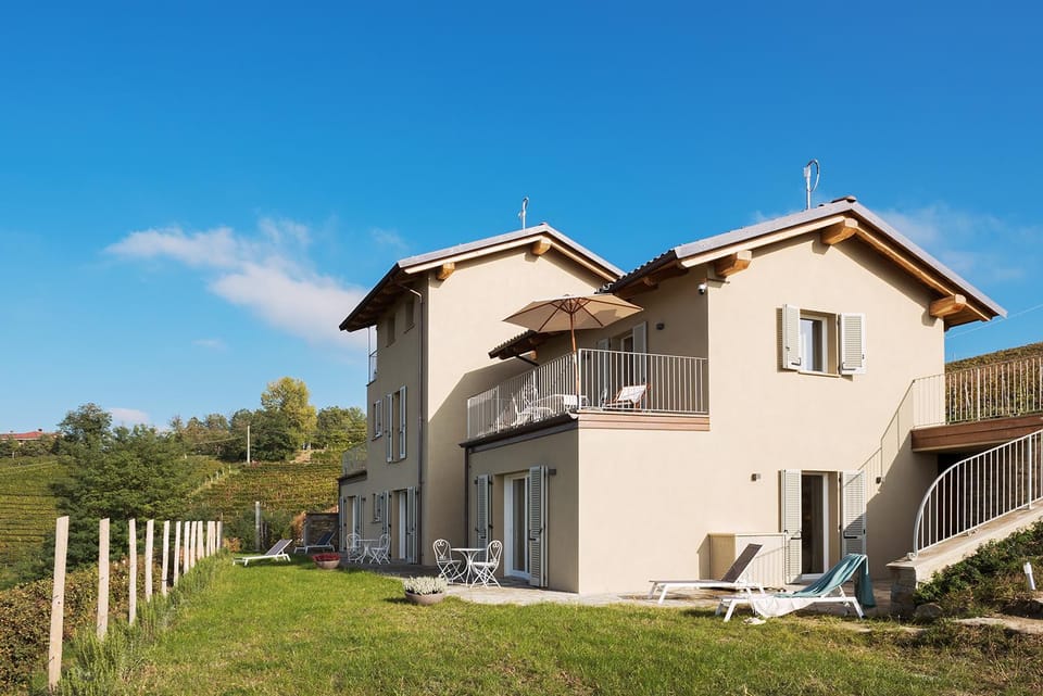 Property building, Day, Natural landscape, Garden, Garden view