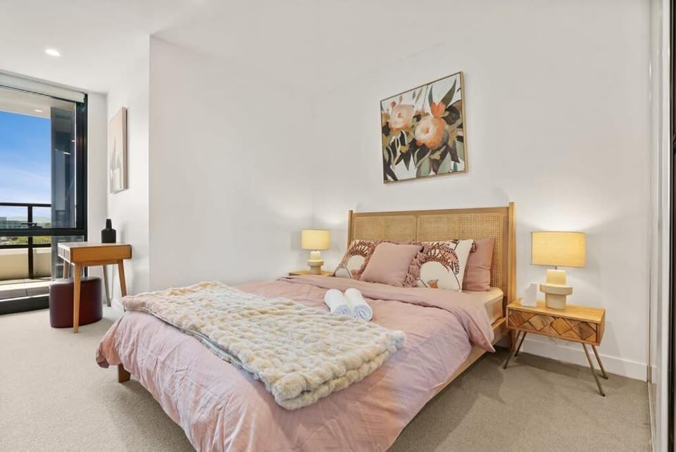 Brand New Box Hill Central Executive w pool+gym Apartment in Melbourne