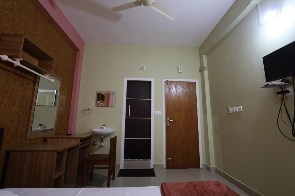 TV and multimedia, fireplace, wardrobe