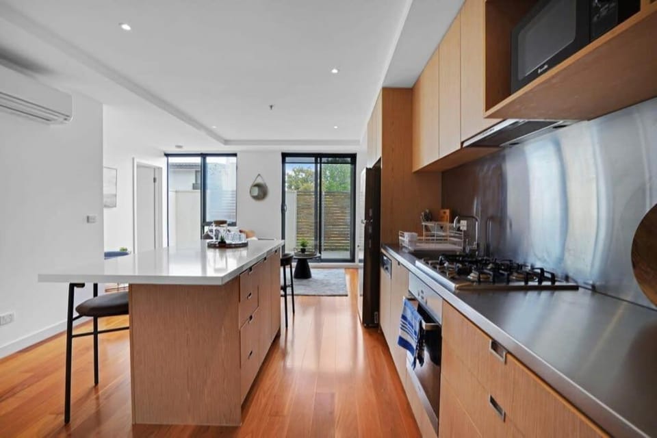 Hawksburn Village - 2 Bed Apt in Central Prahran Apartment in Melbourne