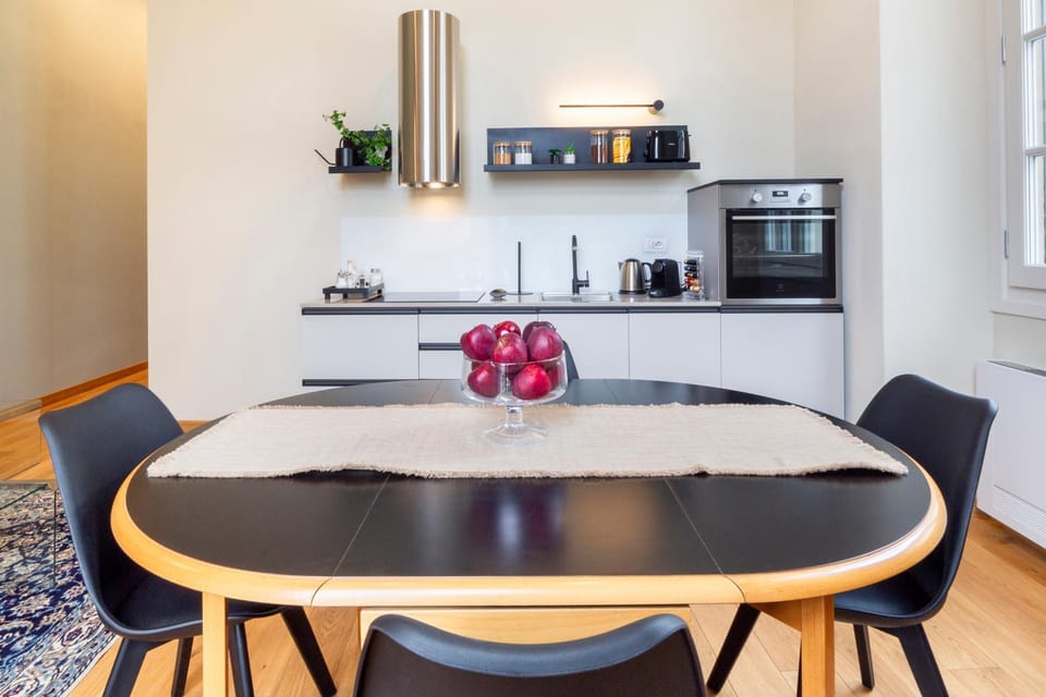 Kitchen or kitchenette, Dining area, pet friendly, stove