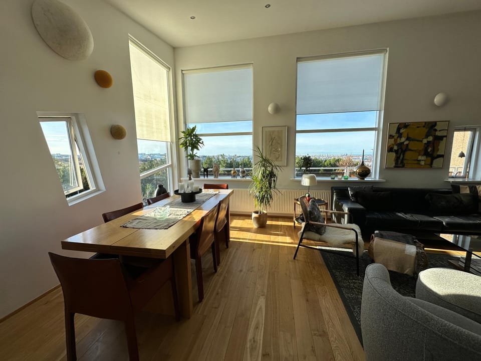 Modern and spacious 3 bedroom house, with fantastic view over Reykjavik. House in Reykjavik